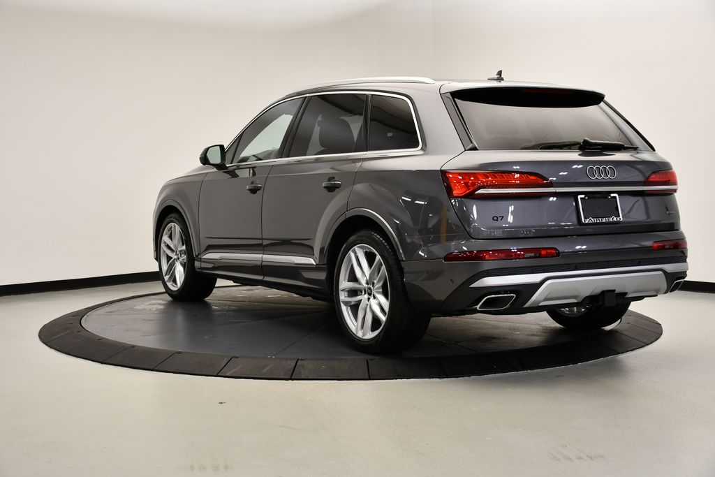 2025 Audi Q7  3