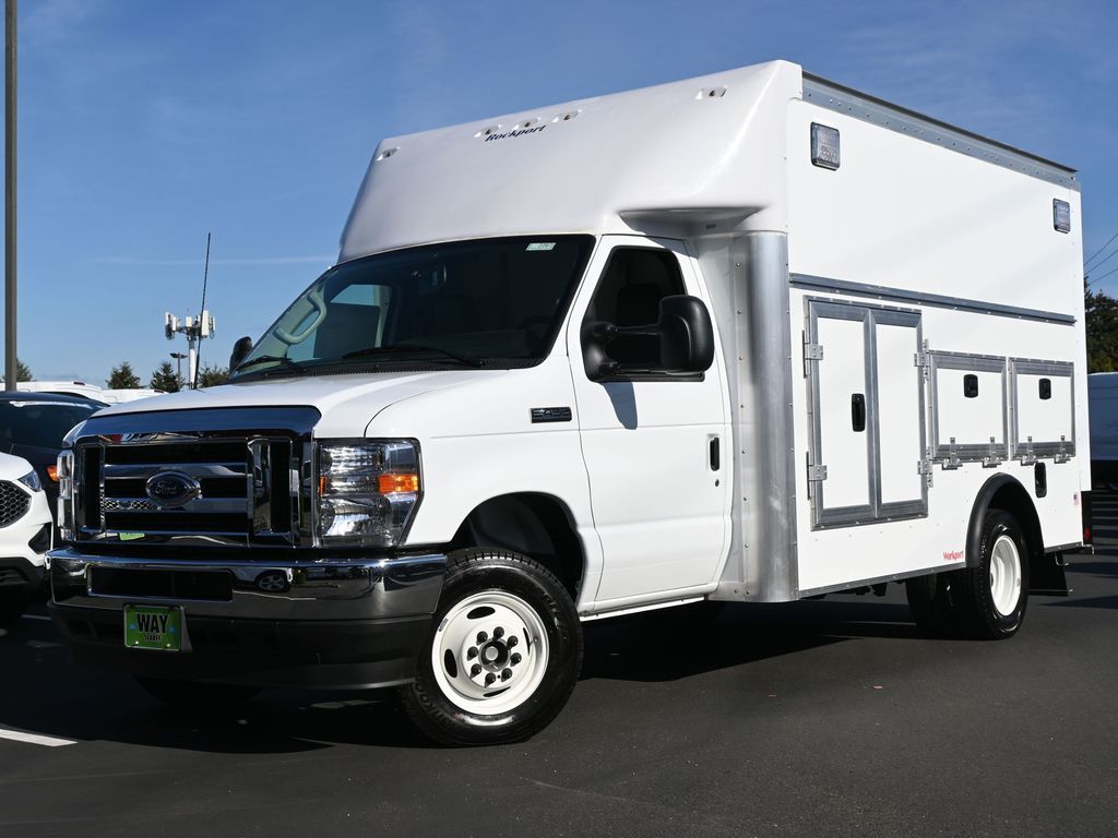 2025 Ford E-Series E-450 SD