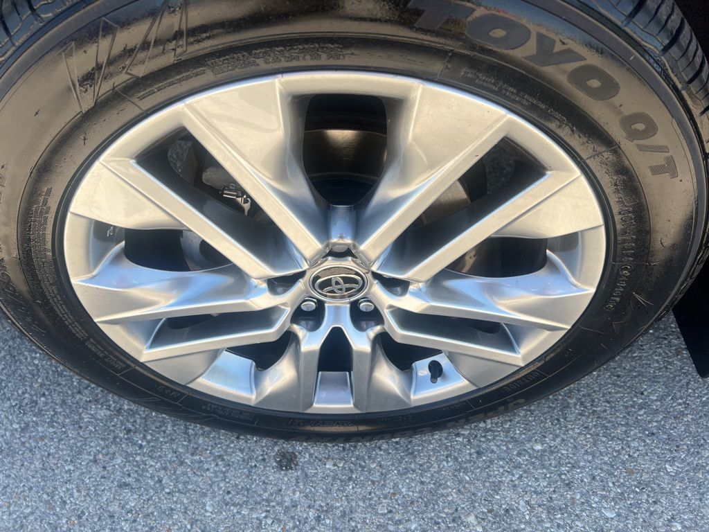 2022 Toyota RAV4 XLE Premium photo