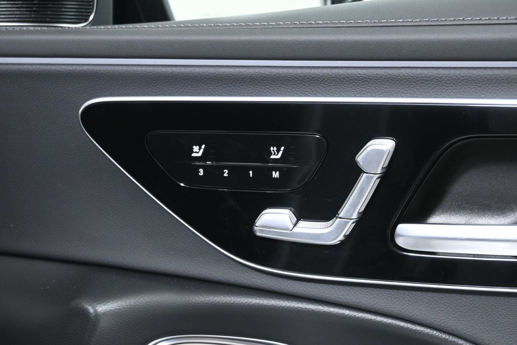 Thumbnail: 2025 Mercedes-Benz E-Class - 28