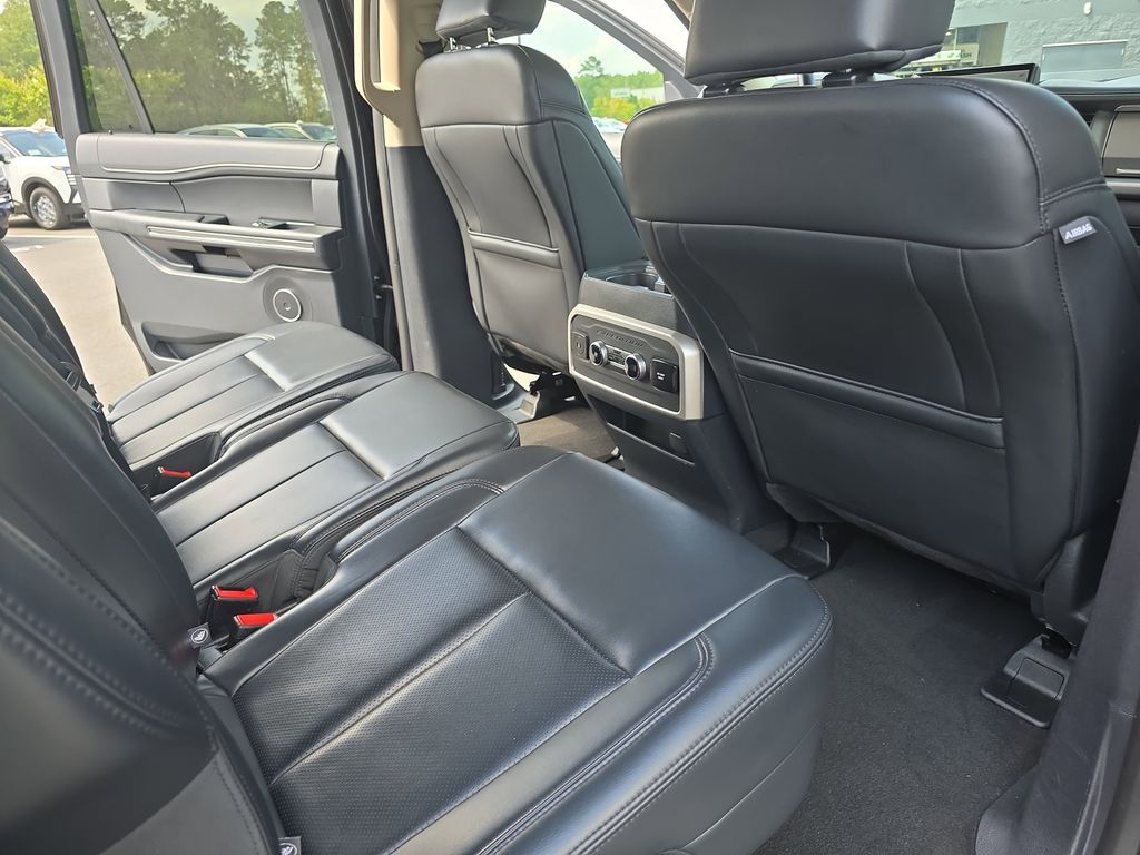 2024 Black Metallic Ford Expedition Max XLT RWD SUV