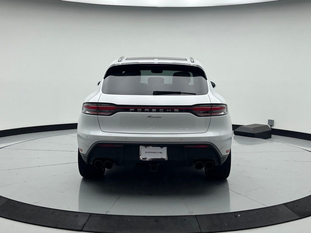 Thumbnail: 2023 Porsche Macan - 10