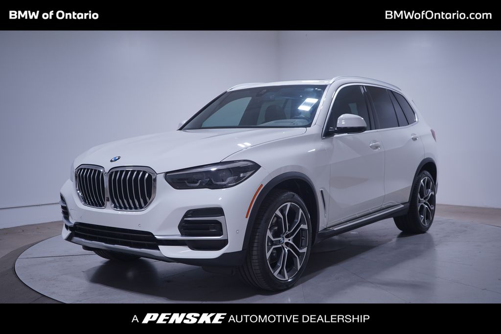 2023 BMW X5 sDrive40i Hero Image