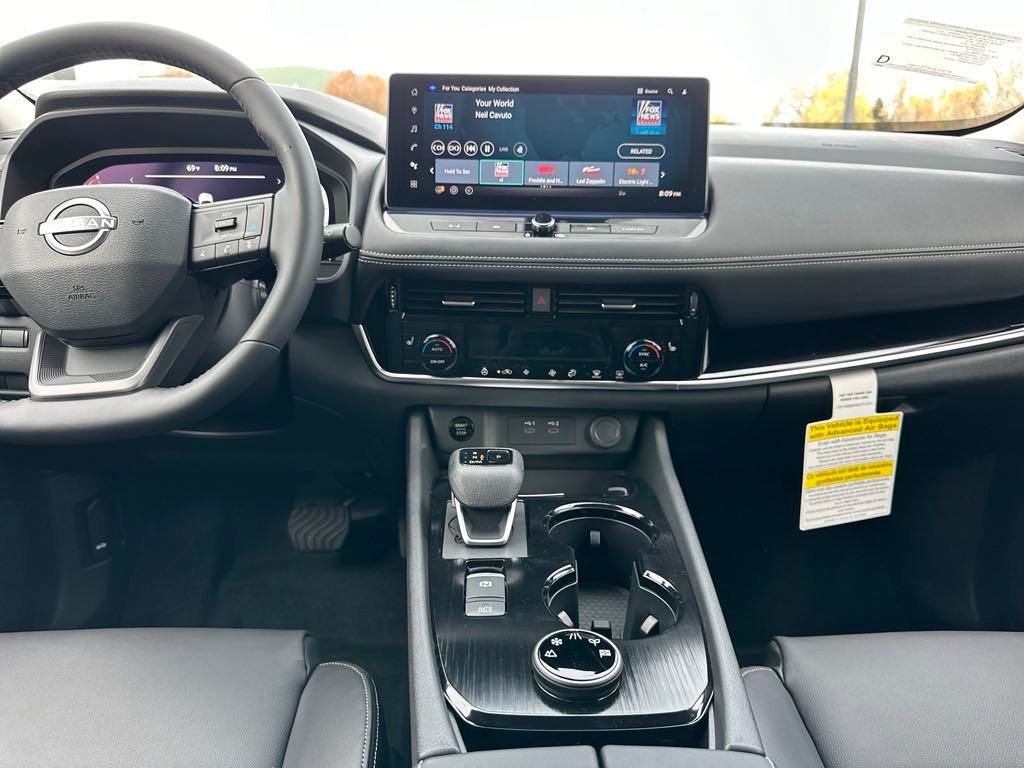 2025 Nissan Rogue SL photo