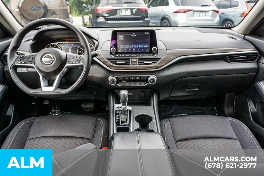 Used 2025 White Nissan 2.5 SV image 24