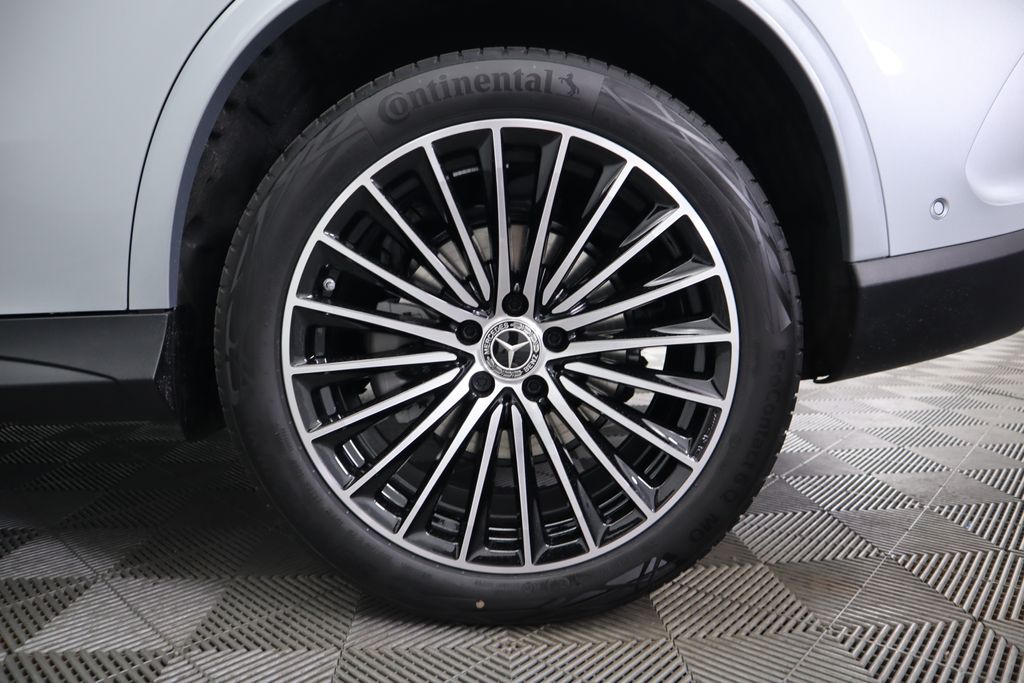 2025 Mercedes-Benz GLC 300 31