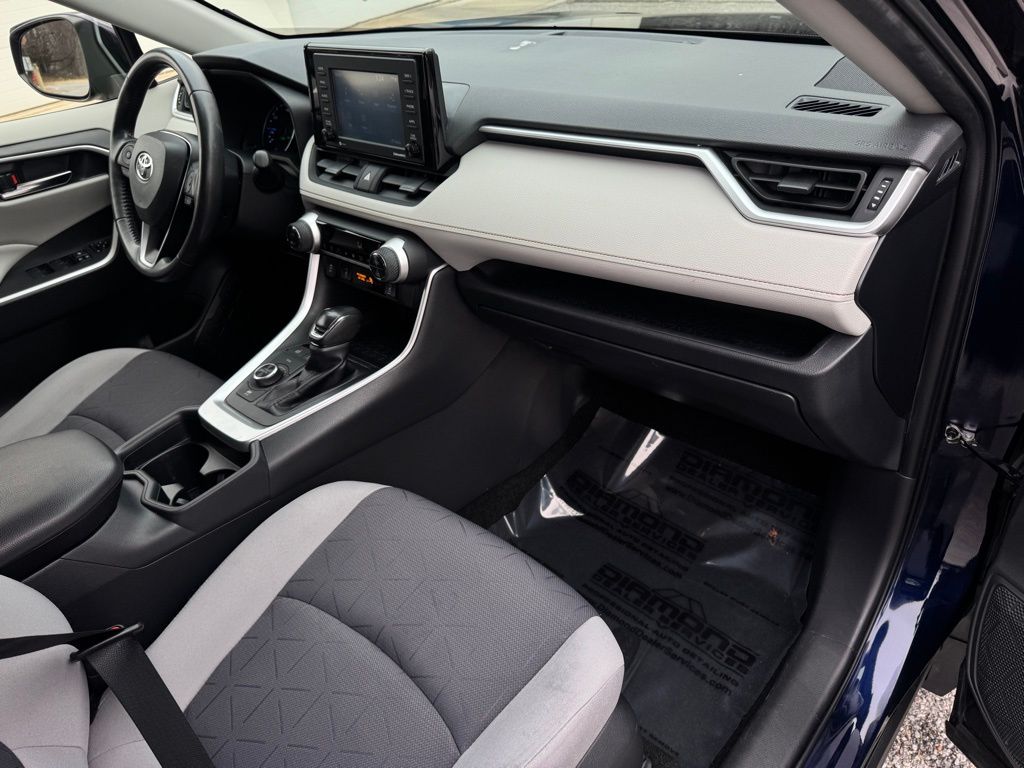 2020 Toyota RAV4 Hybrid XLE