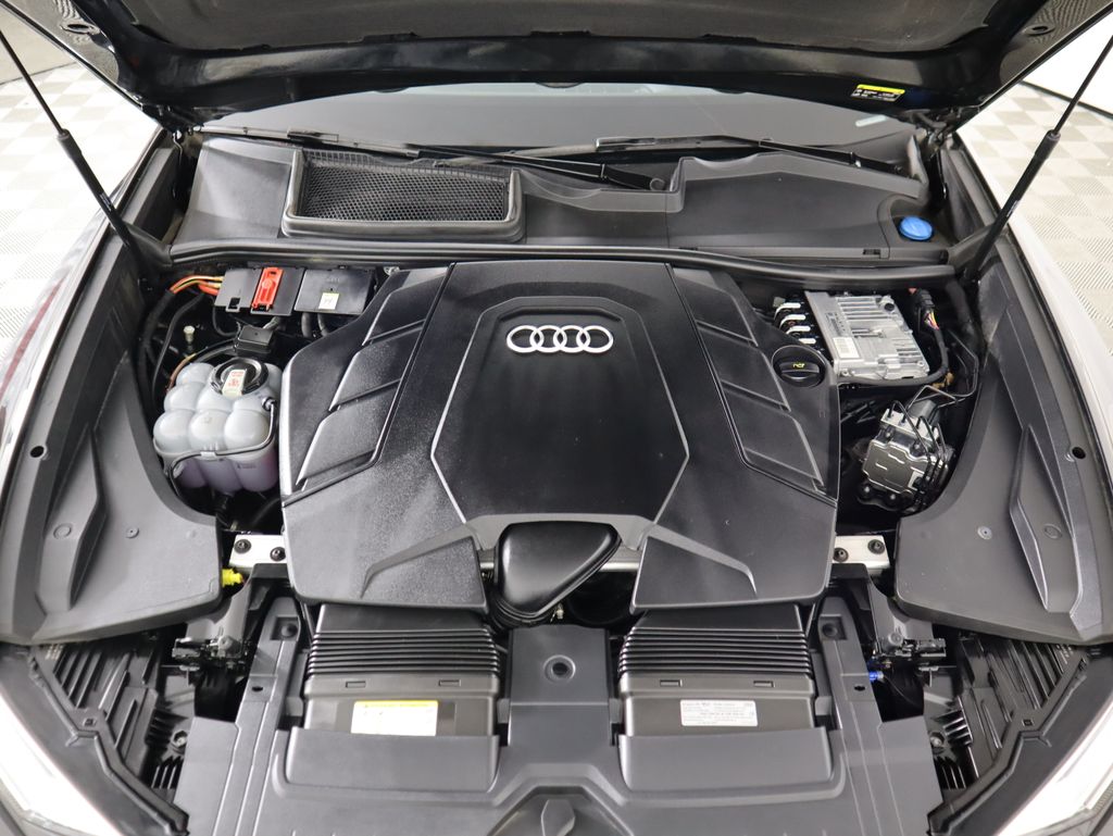 Thumbnail: 2022 Audi Q8 - 30