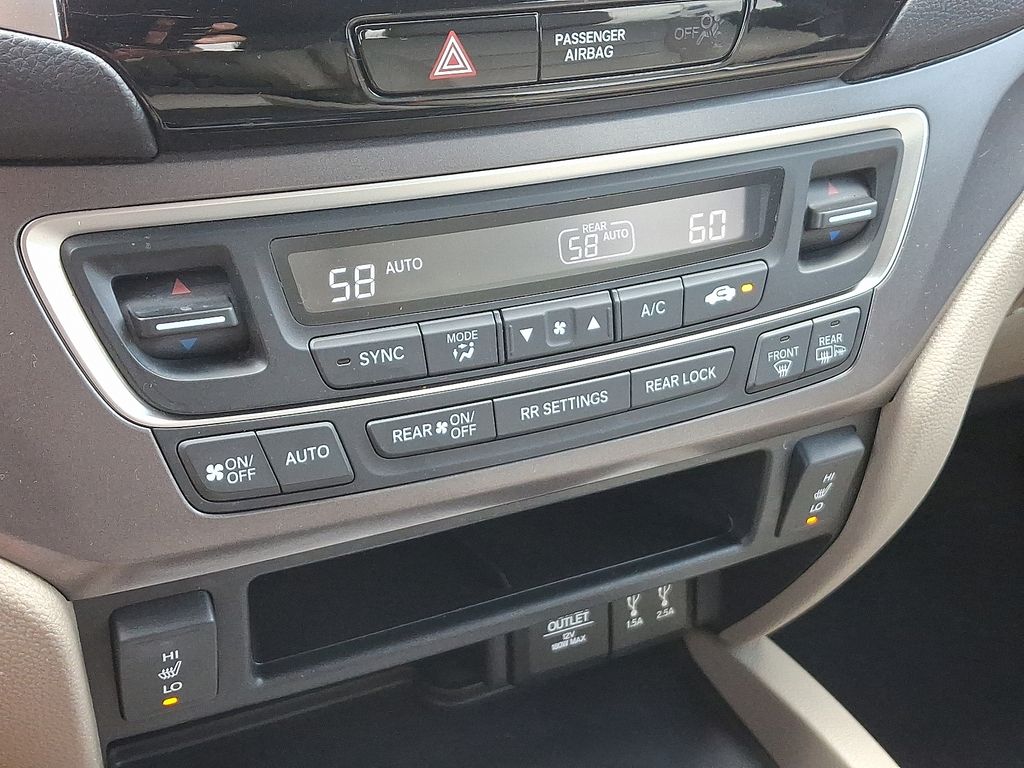 Thumbnail: 2016 Honda Pilot - 17