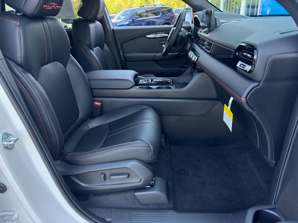 2025 Honda Pilot TrailSport White at Community Honda