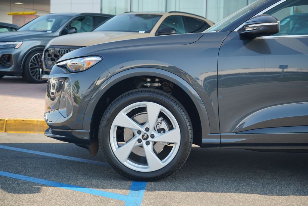 Thumbnail: 2025 Audi Q5 - 2