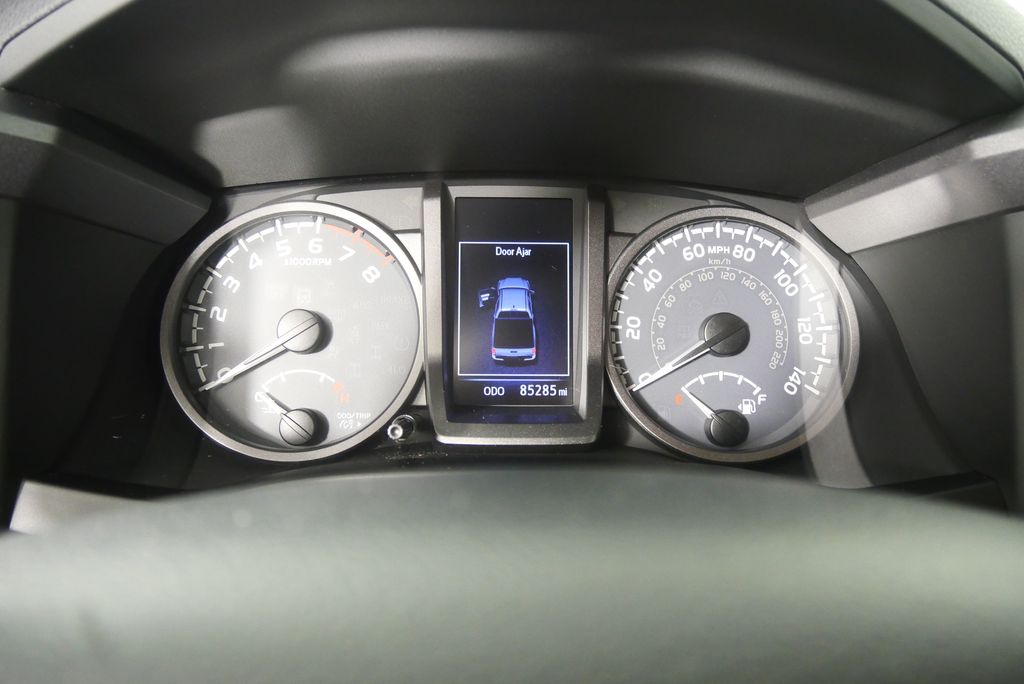 Thumbnail: 2016 Toyota Tacoma - 23