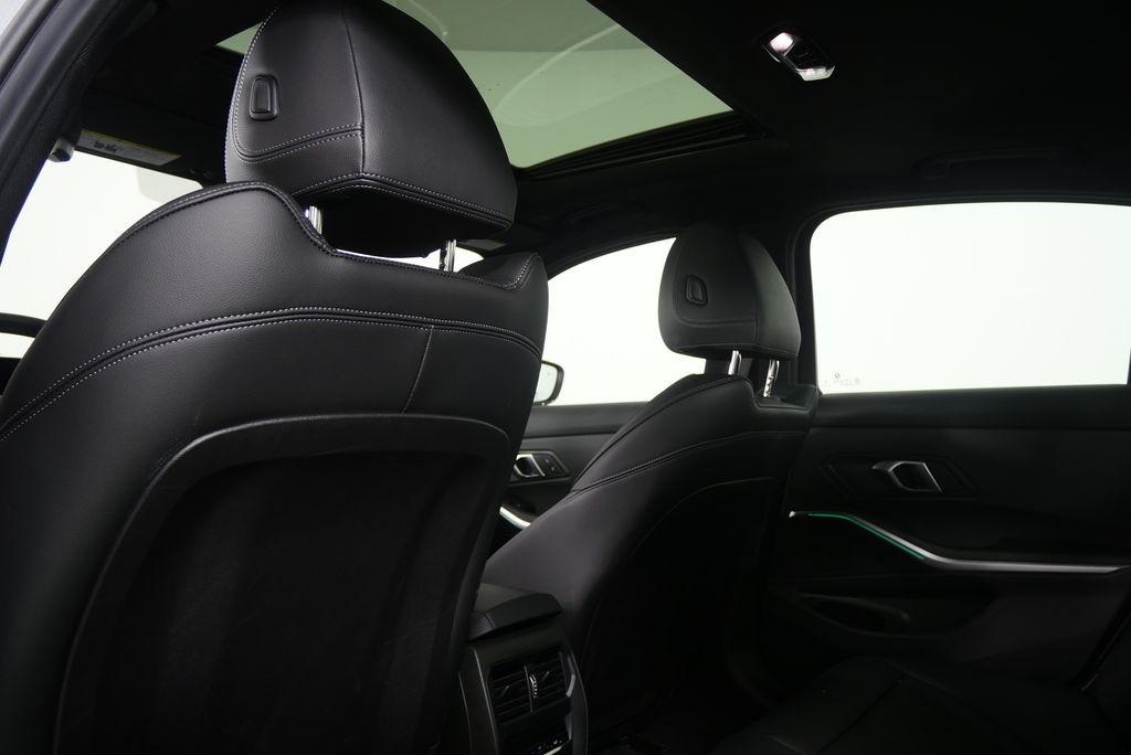 Thumbnail: 2025 BMW 3 Series - 17