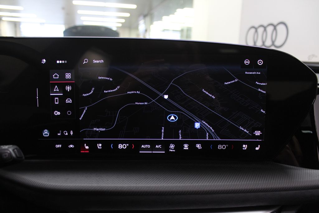 Thumbnail: 2025 Audi SQ5 - 20