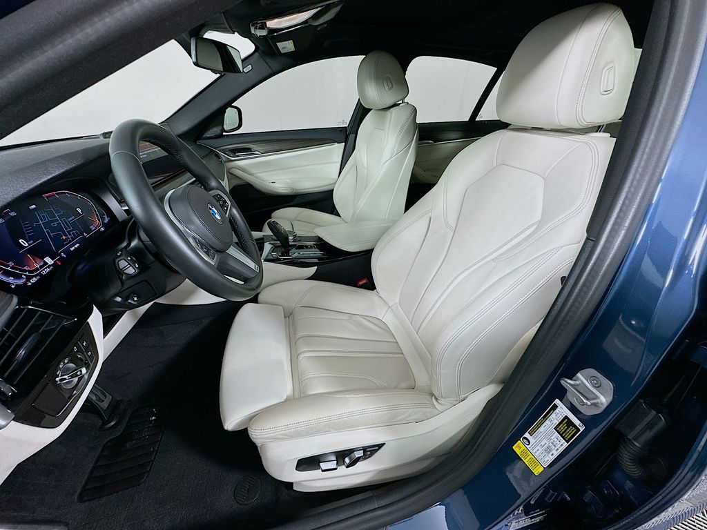 Thumbnail: 2023 BMW 5 Series - 21