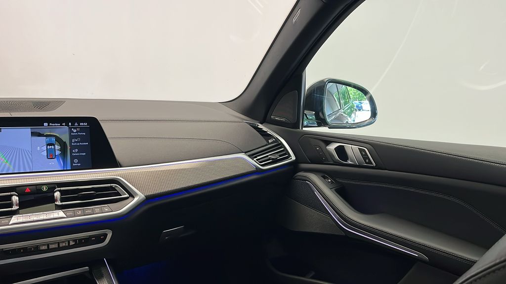 2020 BMW X5 M50i 26