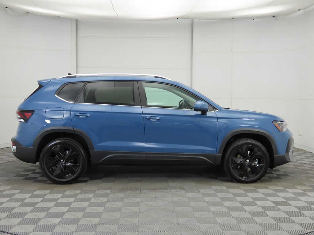 Thumbnail: 2026 Volkswagen Taos - 4