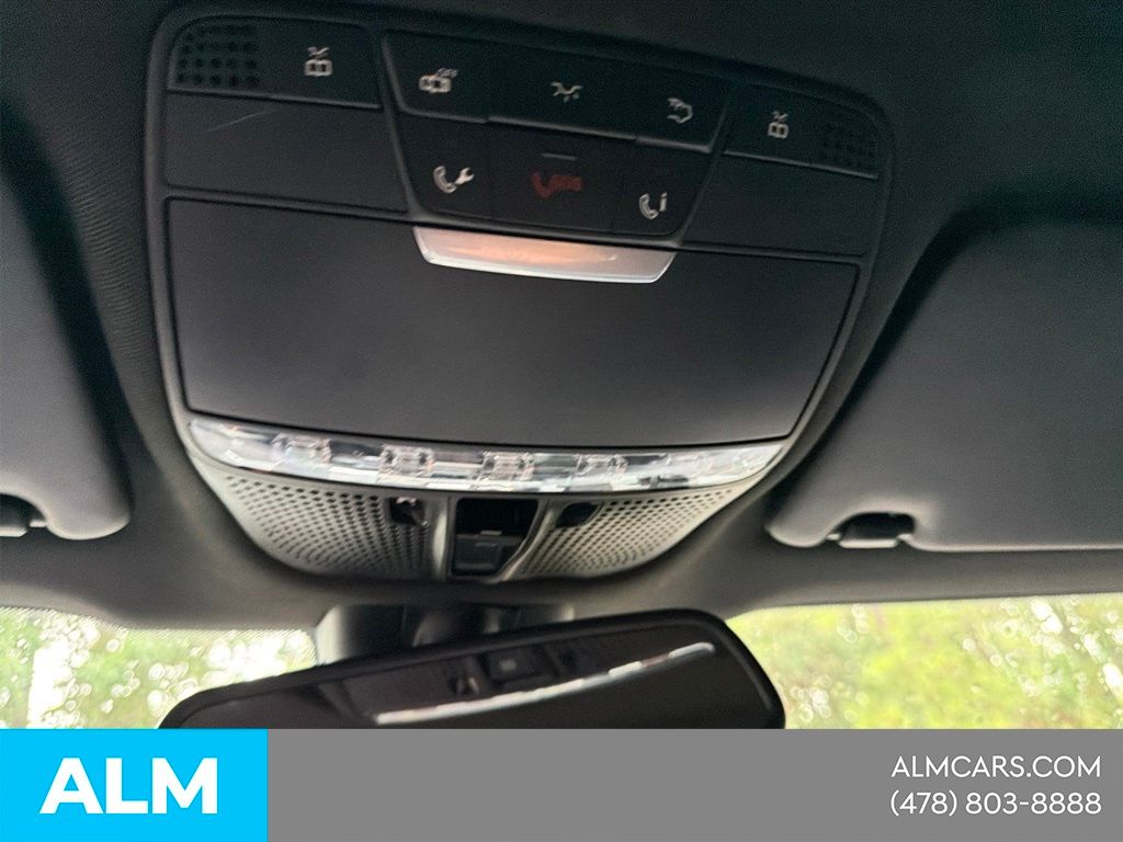 Used 2018  Mercedes-Benz GLC 300 image 12