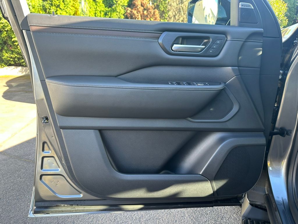 2025 Nissan Armada SL