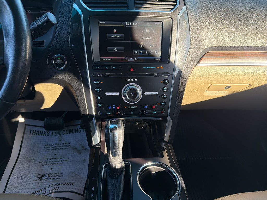 Thumbnail: 2016 Ford Explorer - 15