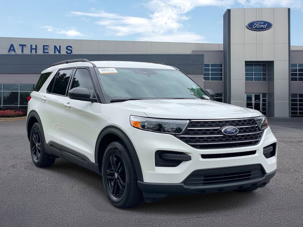Star White Metallic Tri-Coat 2024 Ford Explorer XLT RWD SUV / Crossover Rear-Wheel Drive Automatic