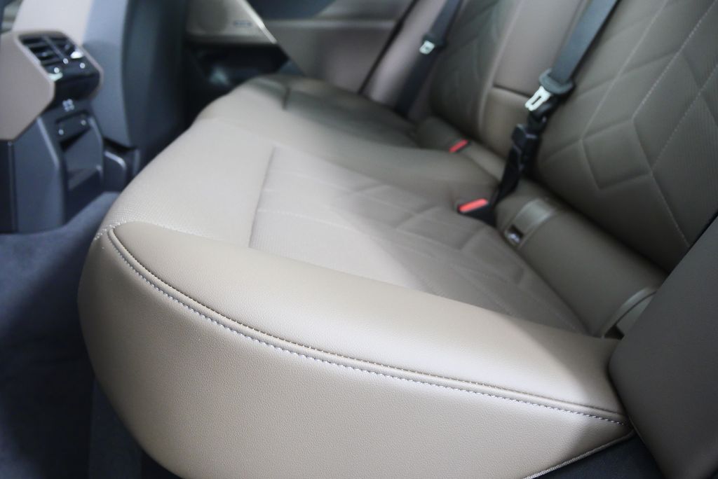 Thumbnail: 2026 BMW 5 Series - 15