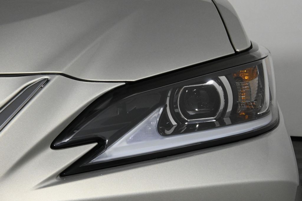 Thumbnail: 2023 Lexus ES - 11