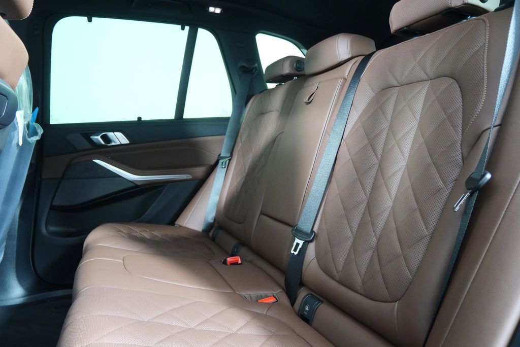 Thumbnail: 2026 BMW X5 - 14