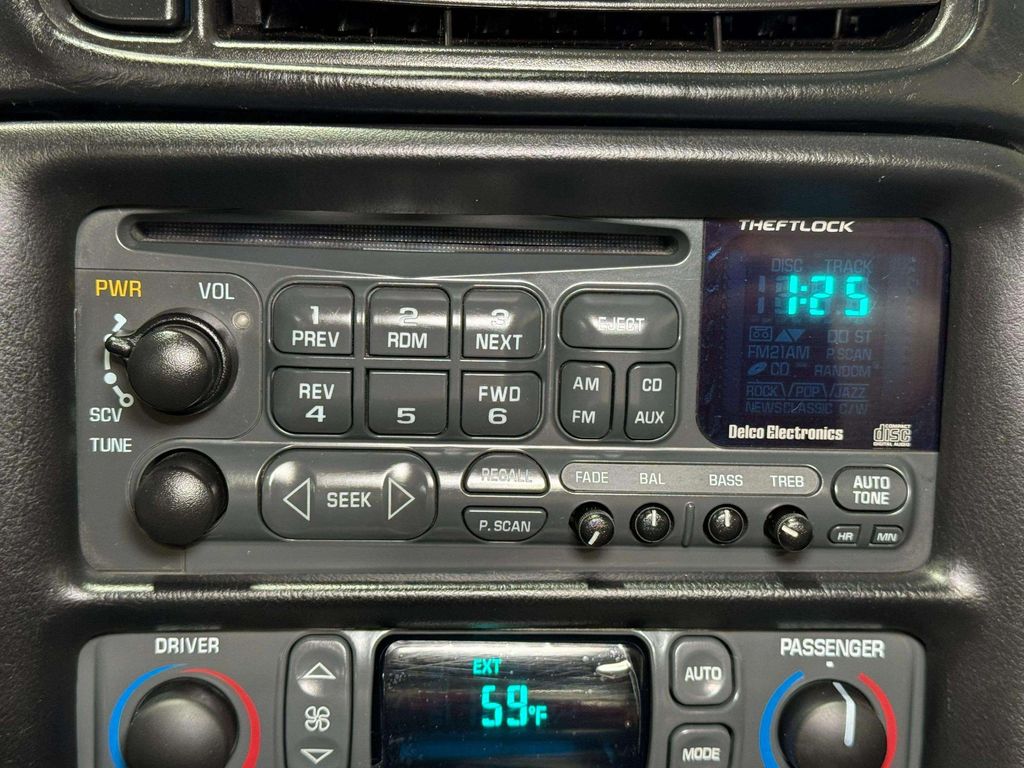 Used 2004 Machine Silver Metallic Chevrolet  image 6