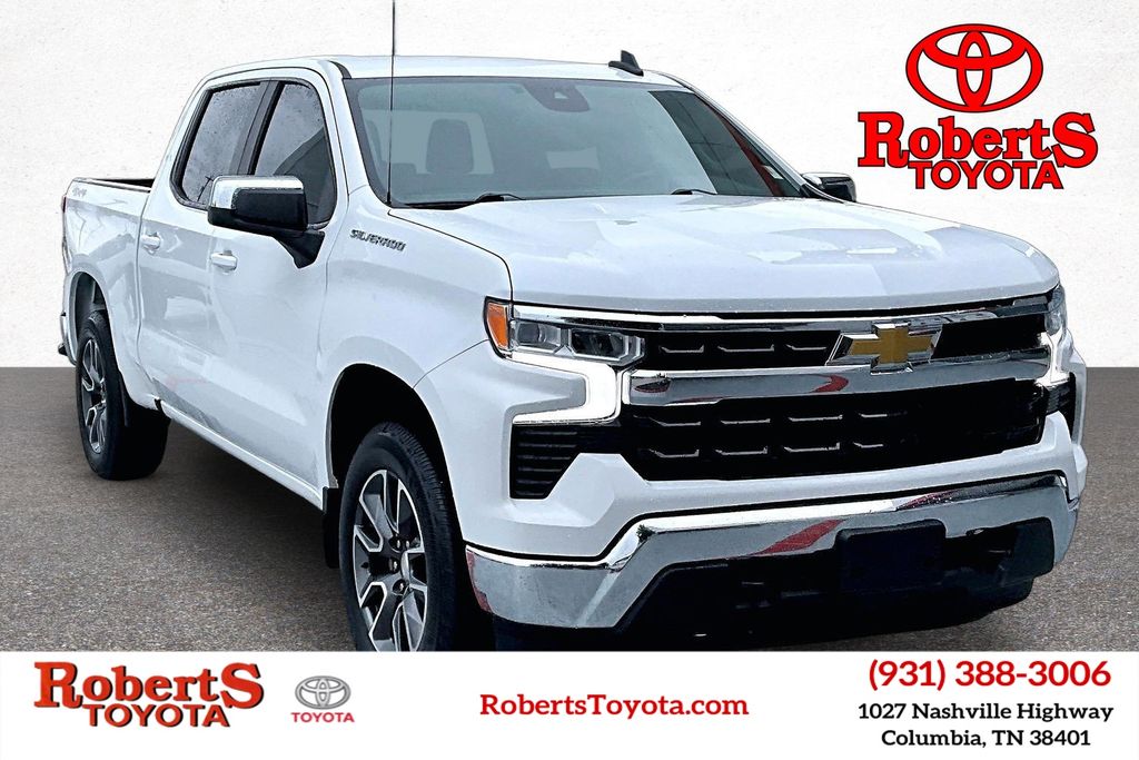 Summit White 2022 Chevrolet Silverado 1500 Pickup Truck Four-Wheel Drive 8-Speed Automatic