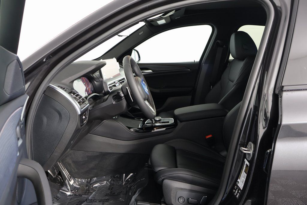 Thumbnail: 2025 BMW X4 - 5