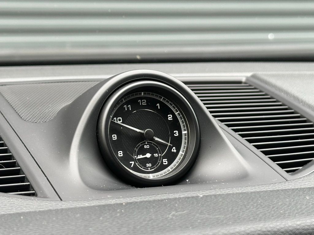 Thumbnail: 2022 Porsche Macan - 31