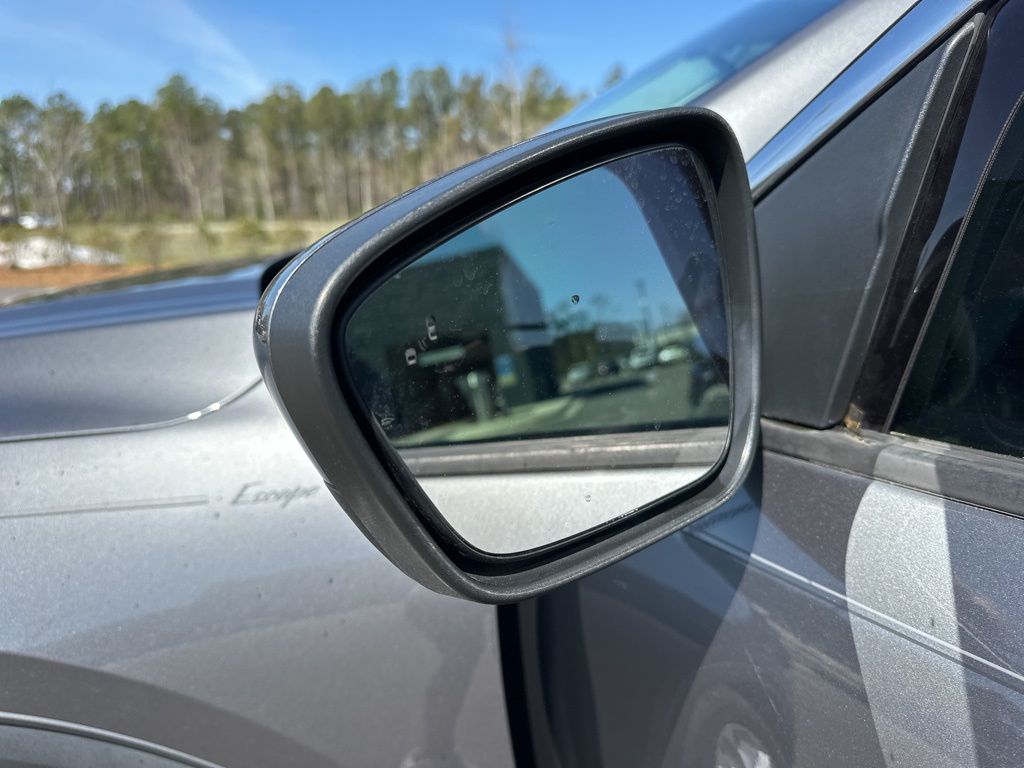 2021 Carbonized Gray Metallic Ford Escape SE FWD SUV