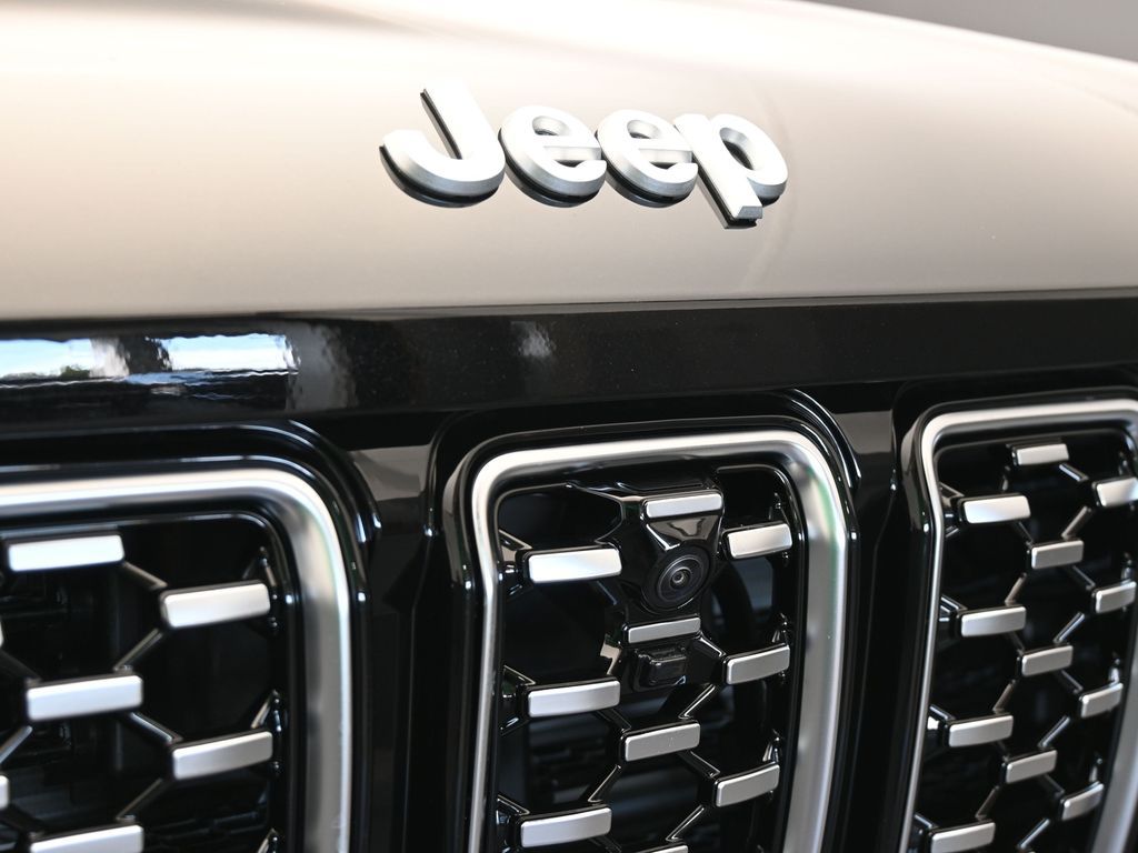 New 2025 Diamond Black Crystal Pearlcoat Jeep Summit image 56
