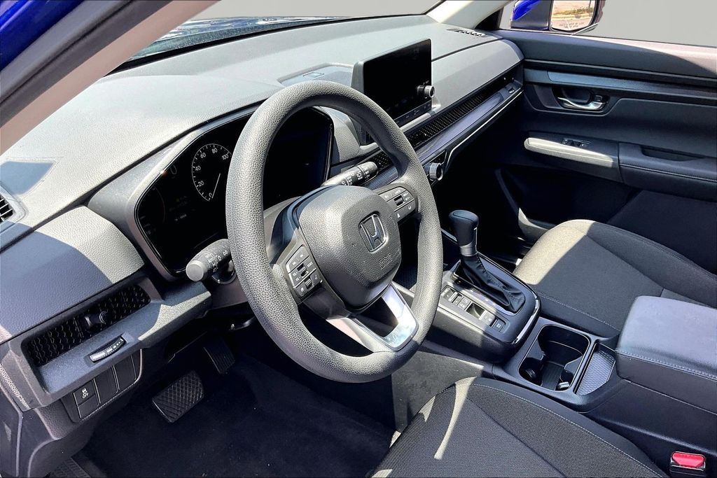 2025 Honda CR-V LX - Photo 12