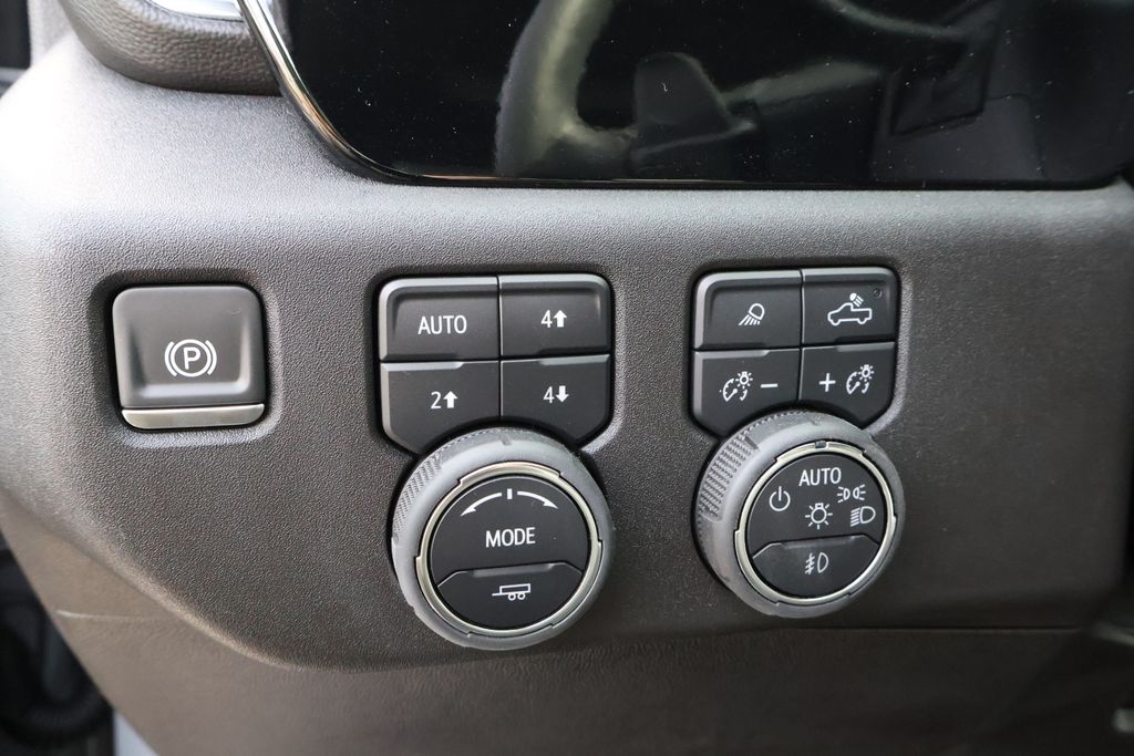 Thumbnail: 2024 Chevrolet Silverado 1500 - 20