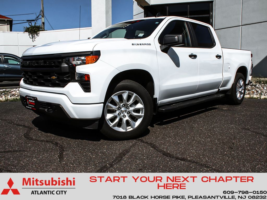 Summit White 2024 Chevrolet Silverado 1500 Pickup Truck Four-Wheel Drive 8-Speed Automatic