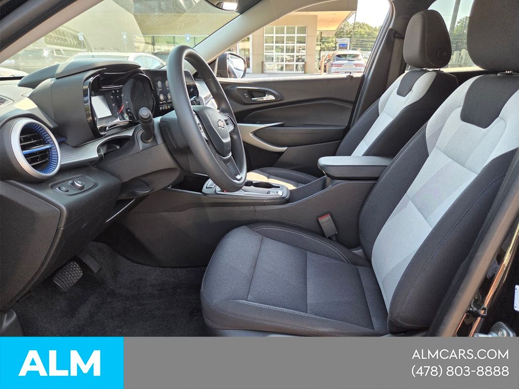 Used 2025 Black Chevrolet LS image 4