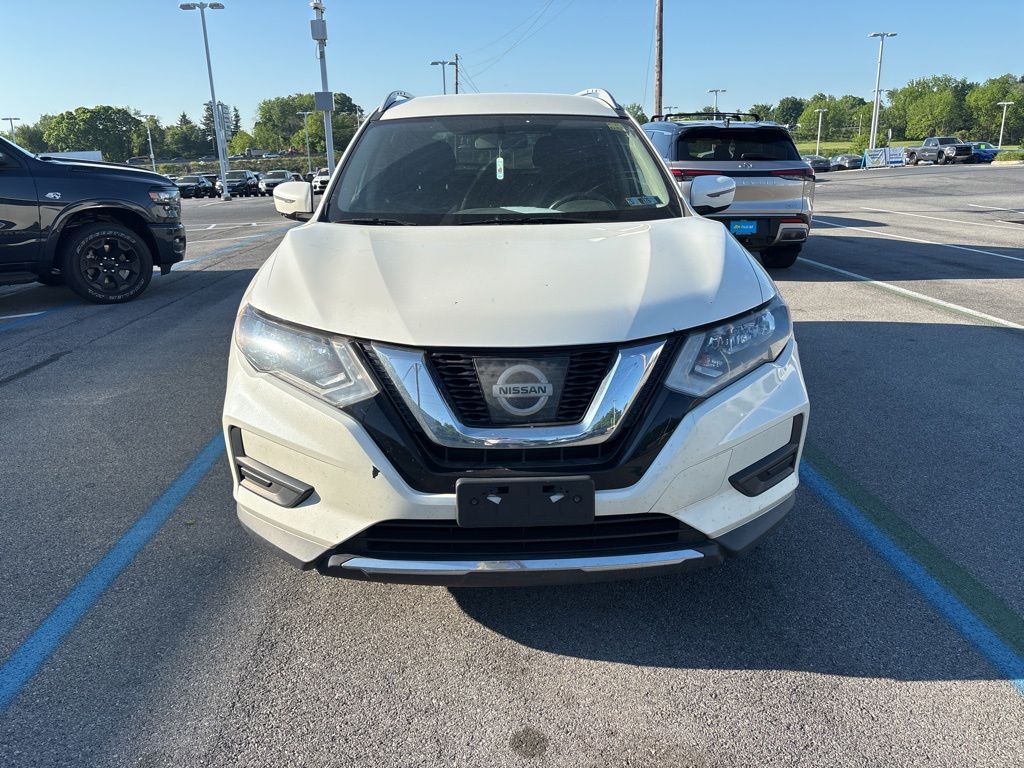 2017 Nissan Rogue — photo 2