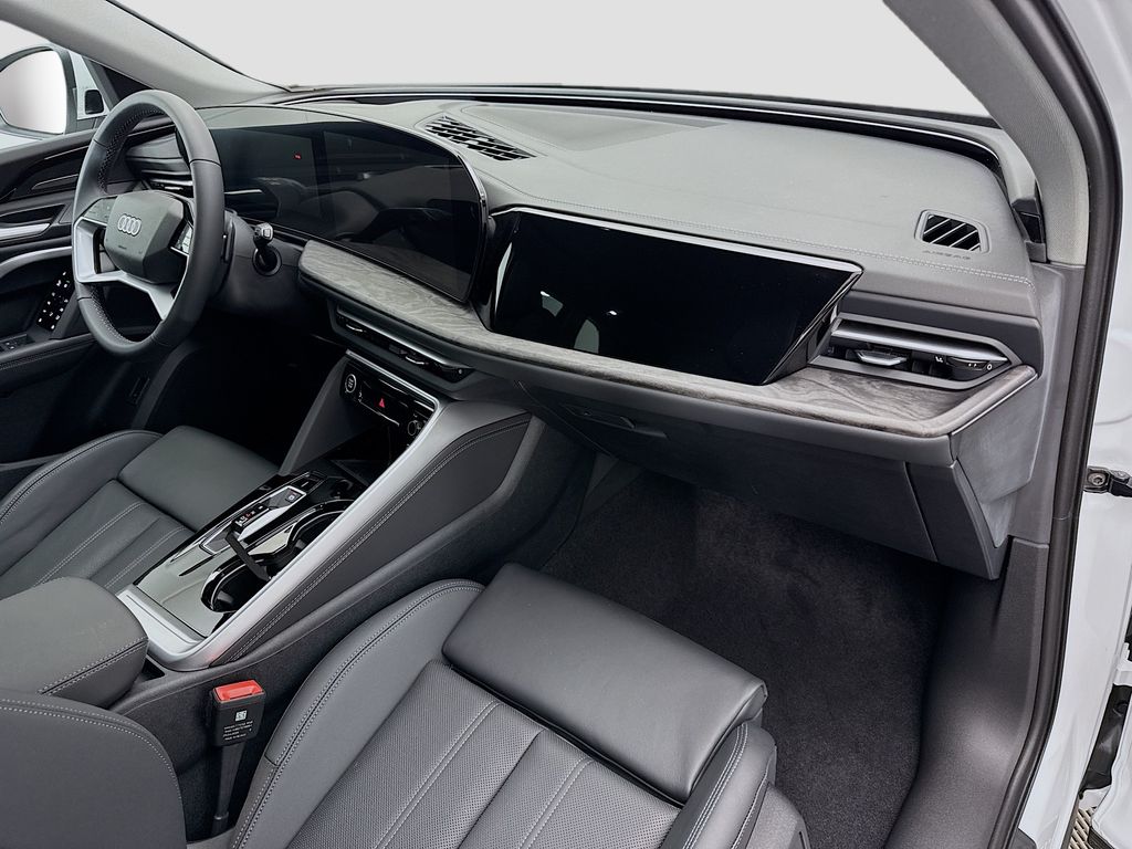 Thumbnail: 2025 Audi Q5 - 17