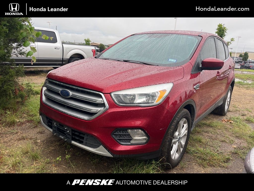 2017 Ford Escape SE Hero Image