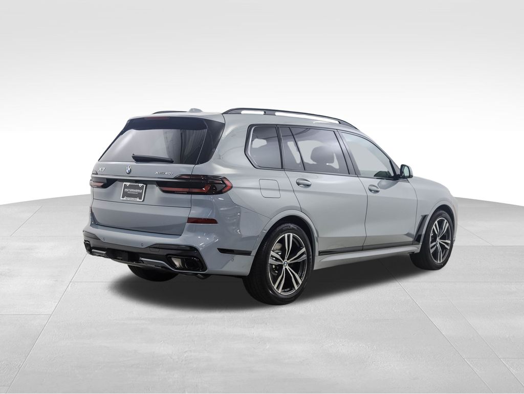 Thumbnail: 2026 BMW X7 - 6