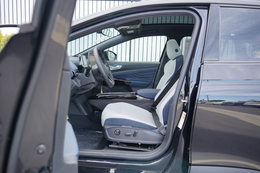2025 Volkswagen ID.4 Pro S 6