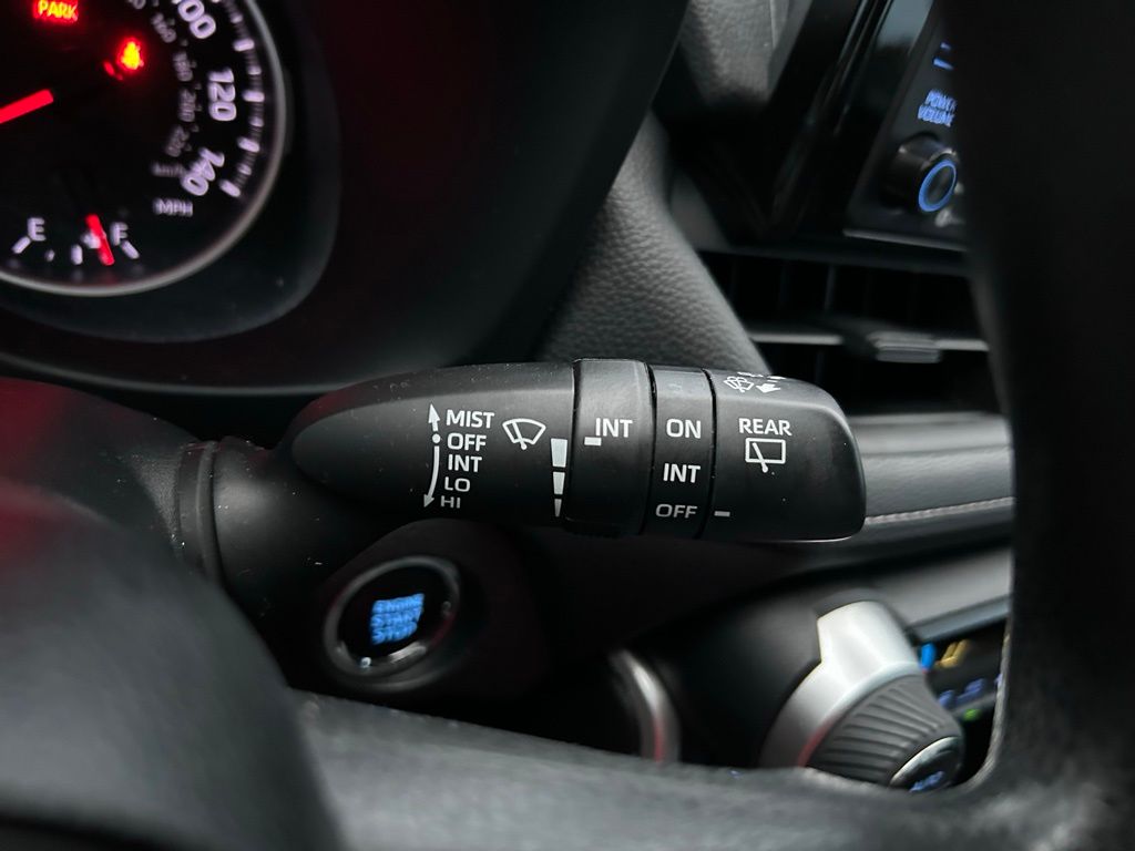 Thumbnail: 2022 Toyota RAV4 - 19