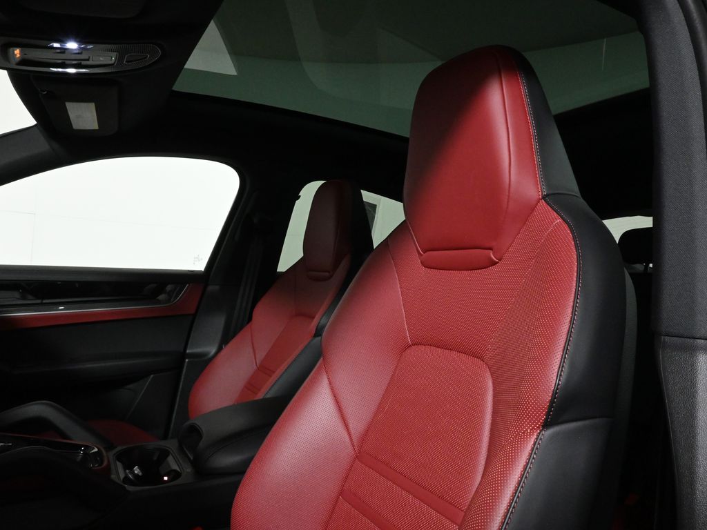 Thumbnail: 2025 Porsche  - 15