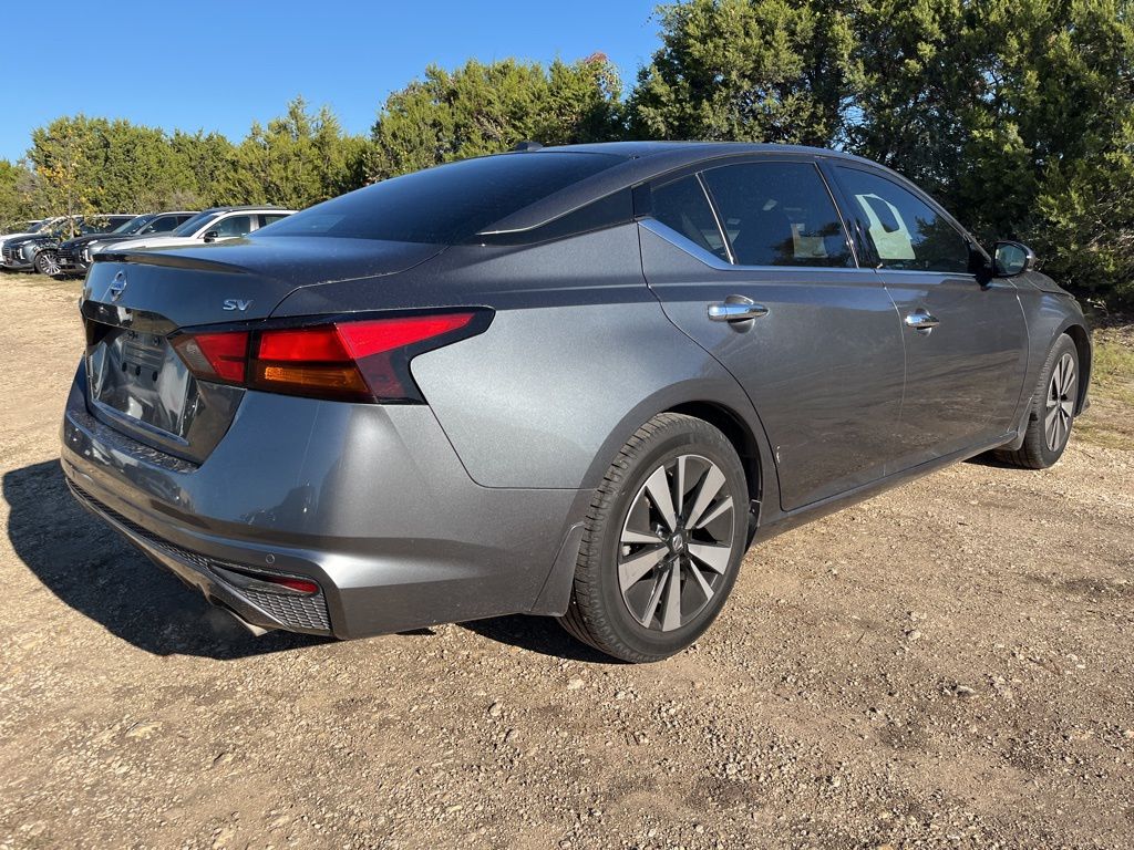 Thumbnail: 2020 Nissan Altima - 3