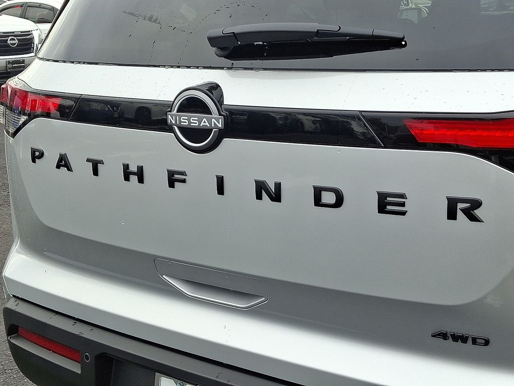 Thumbnail: 2025 Nissan Pathfinder - 12