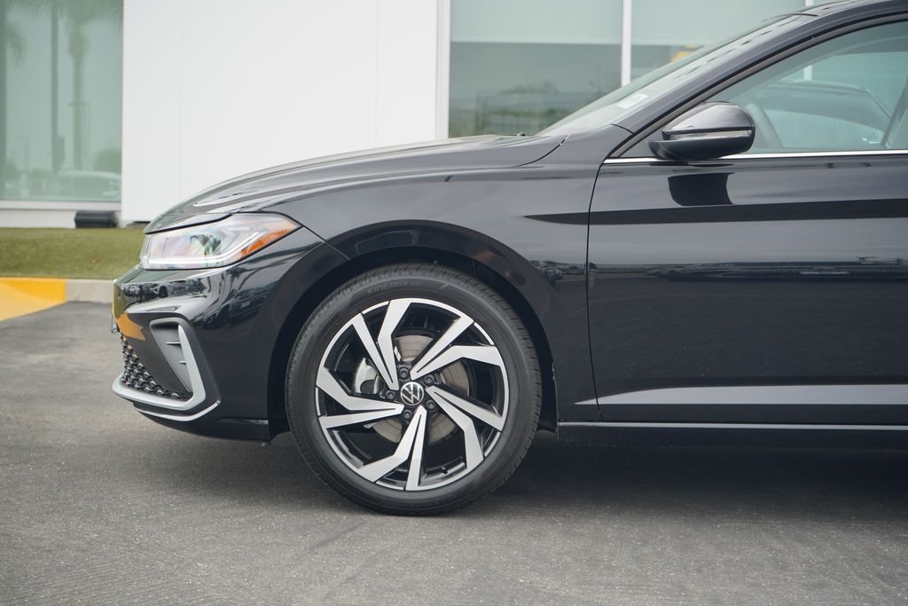 Thumbnail: 2025 Volkswagen Jetta - 2