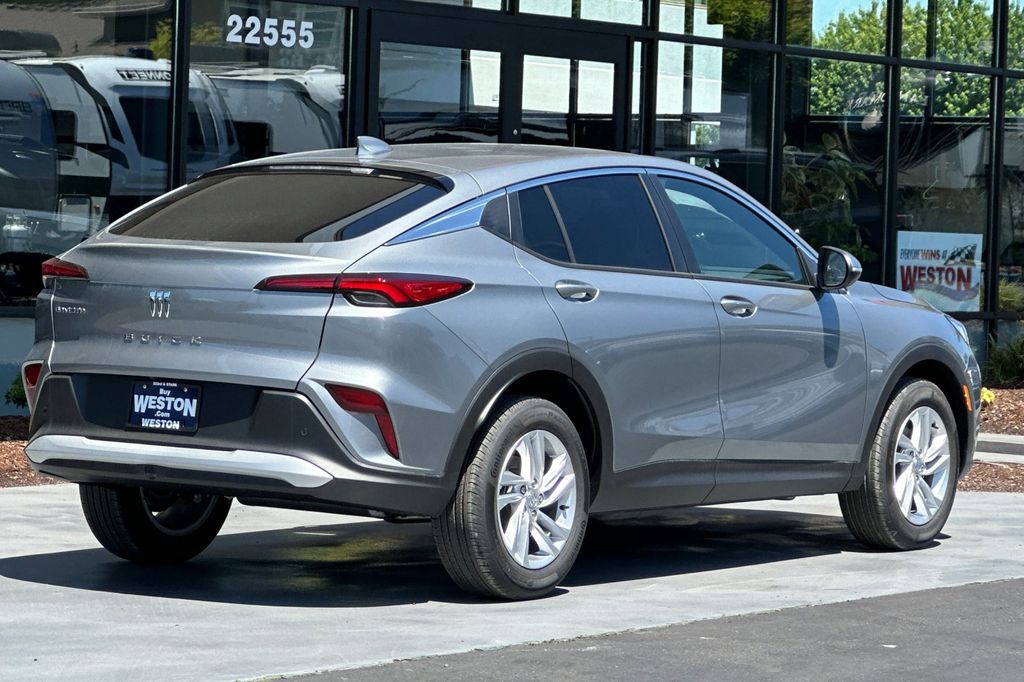 new 2025 Buick Envista car, priced at $26,280