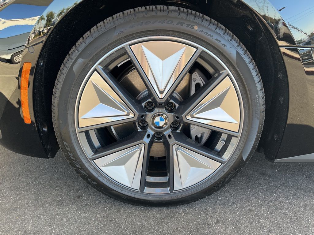 2025 BMW i4 eDrive40 2